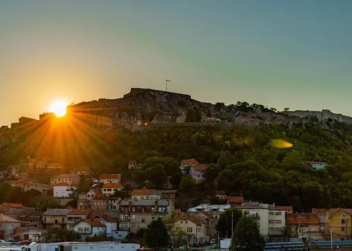 Dinara View Apartment-Knin