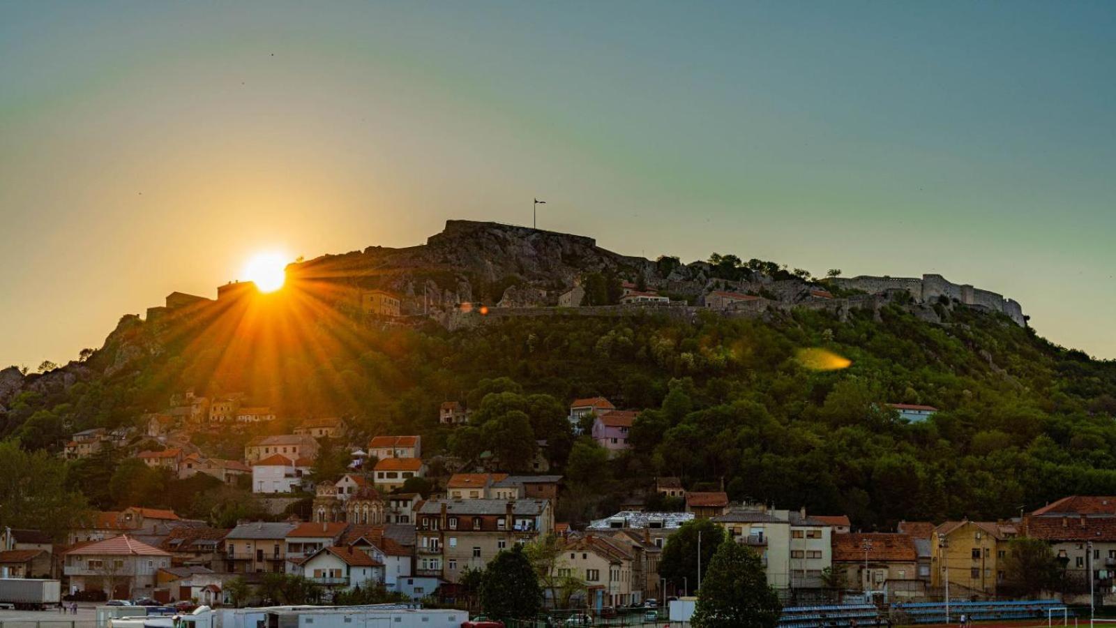 Dinara View Apartment-knin *